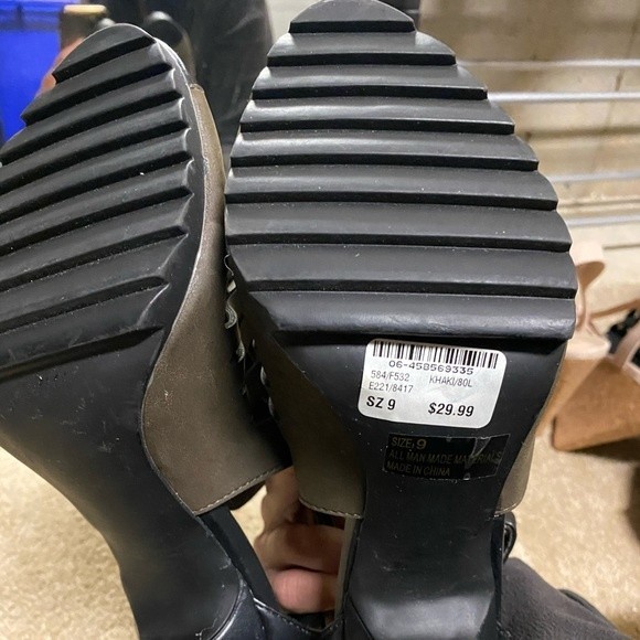 Qupid peep toe sandal pump with cut outs NWOB size 9 - Picture 5 of 6